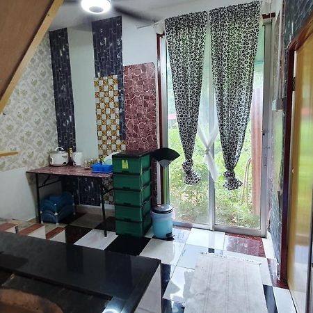 Chalet Kampong Semawar Kuala Kangsar Exteriör bild