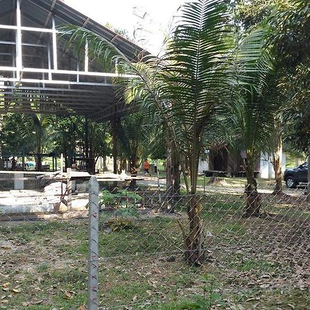 Chalet Kampong Semawar Kuala Kangsar Exteriör bild