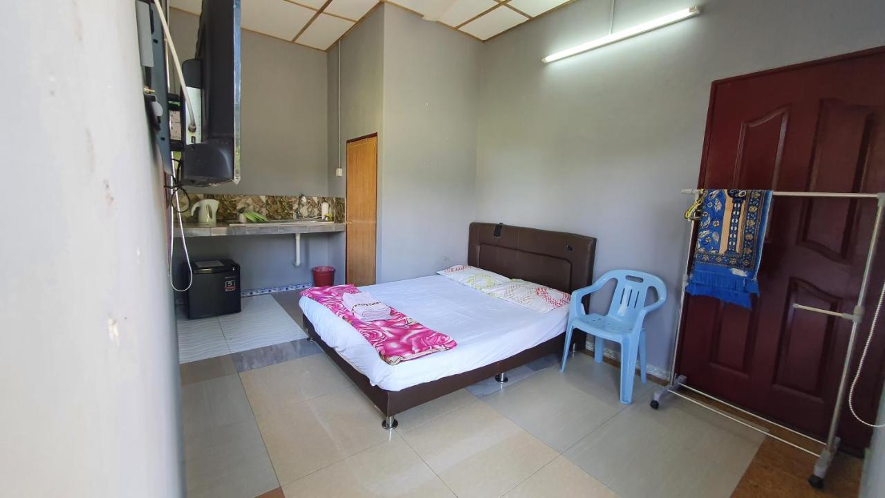 Chalet Kampong Semawar Kuala Kangsar Exteriör bild