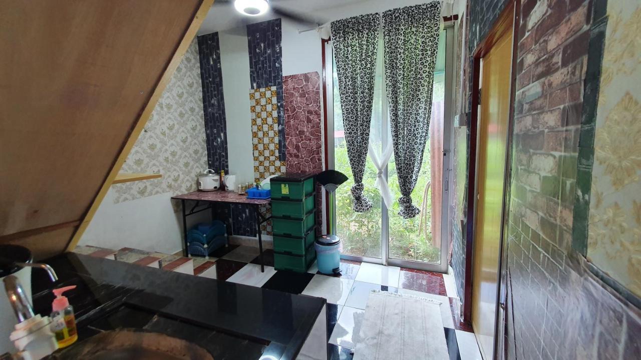Chalet Kampong Semawar Kuala Kangsar Exteriör bild
