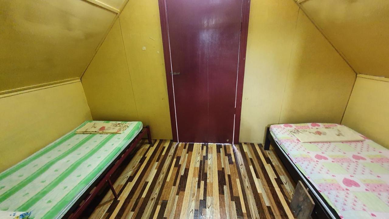 Chalet Kampong Semawar Kuala Kangsar Exteriör bild