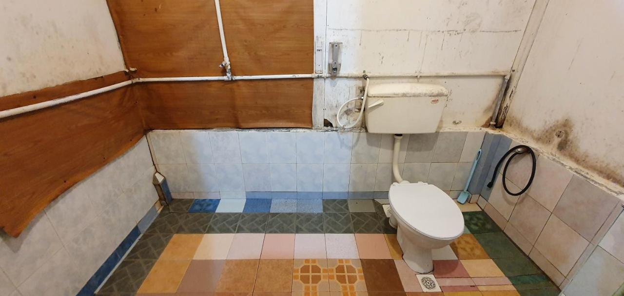 Chalet Kampong Semawar Kuala Kangsar Exteriör bild