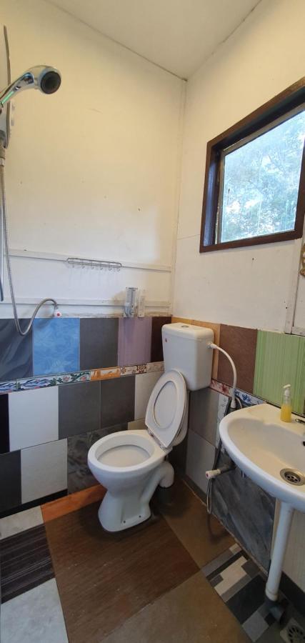 Chalet Kampong Semawar Kuala Kangsar Exteriör bild