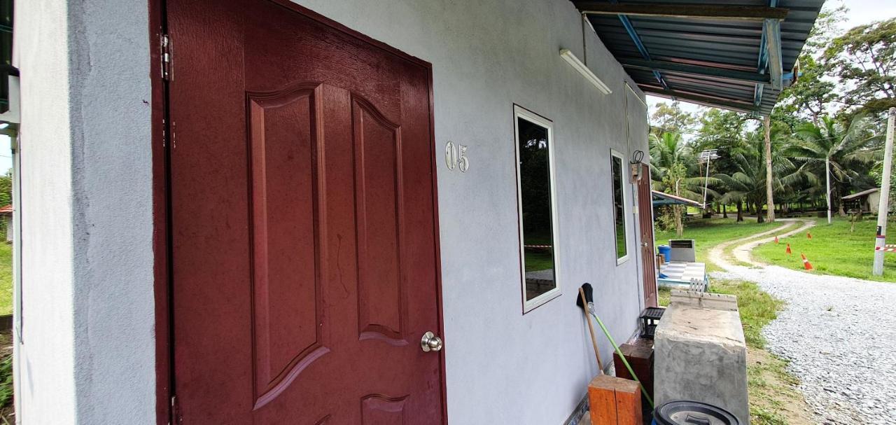 Chalet Kampong Semawar Kuala Kangsar Exteriör bild