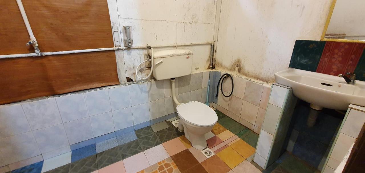 Chalet Kampong Semawar Kuala Kangsar Exteriör bild