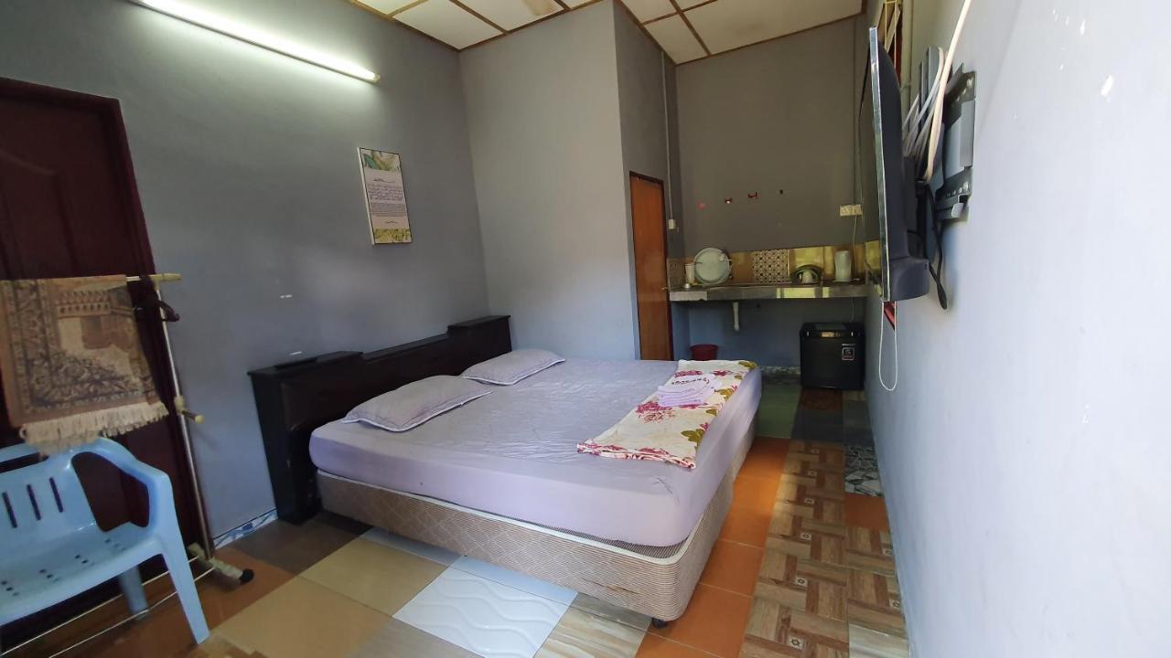 Chalet Kampong Semawar Kuala Kangsar Exteriör bild