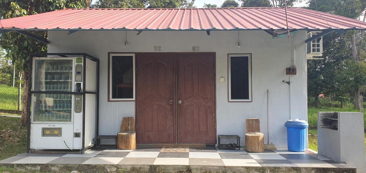 Chalet Kampong Semawar Kuala Kangsar Exteriör bild