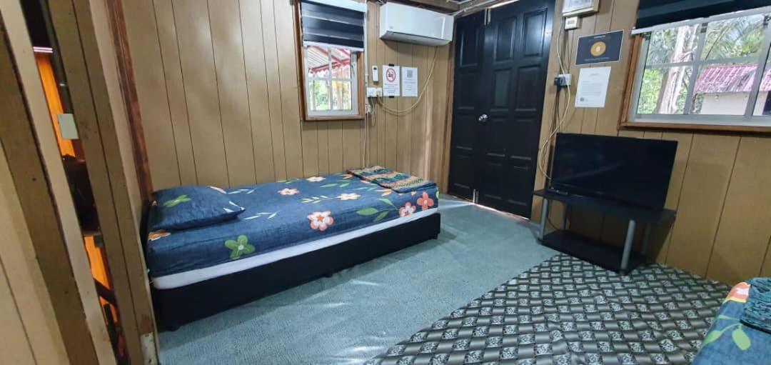 Chalet Kampong Semawar Kuala Kangsar Exteriör bild