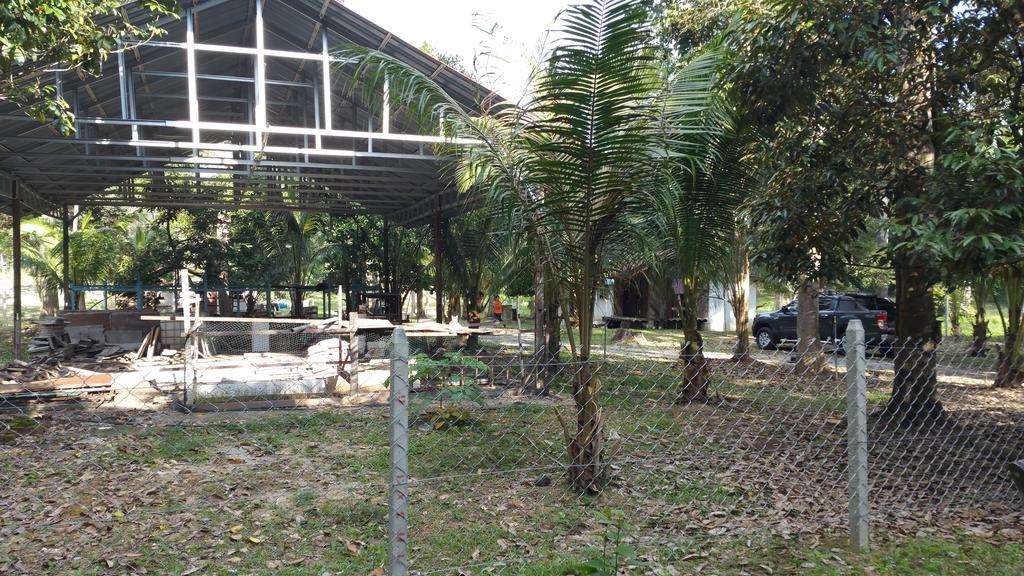 Chalet Kampong Semawar Kuala Kangsar Exteriör bild