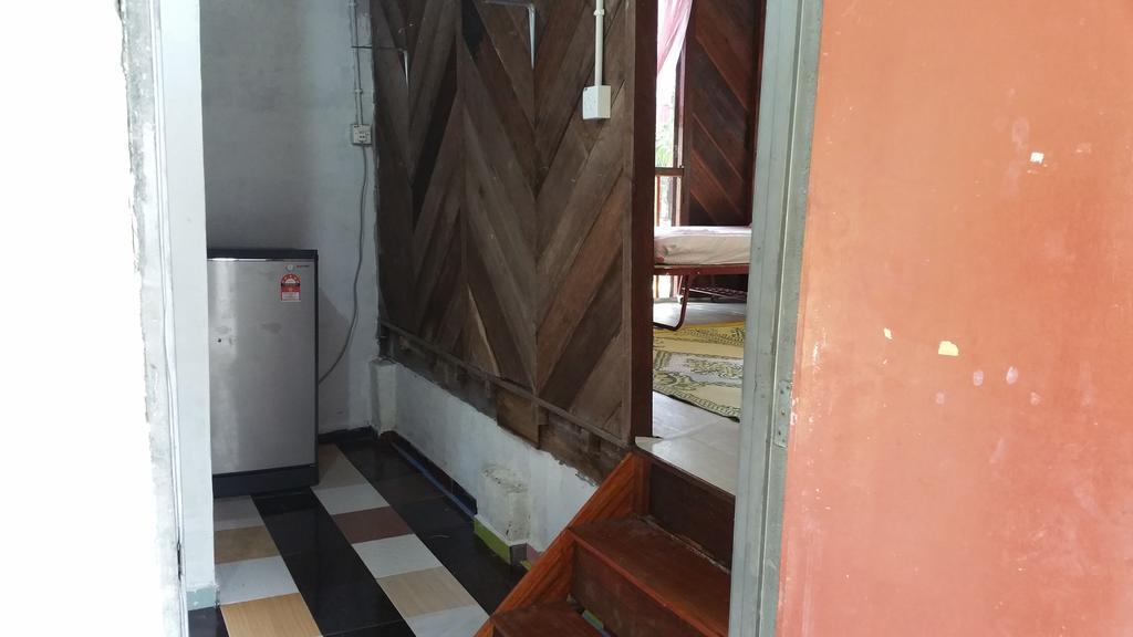 Chalet Kampong Semawar Kuala Kangsar Exteriör bild